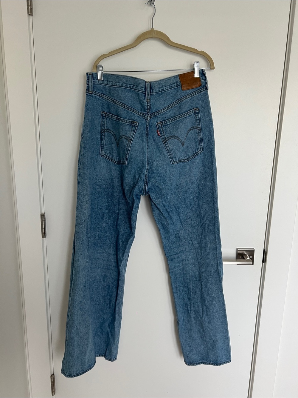 Levi’s Ribcage Wide Leg Jeans - Picture 3 of 4